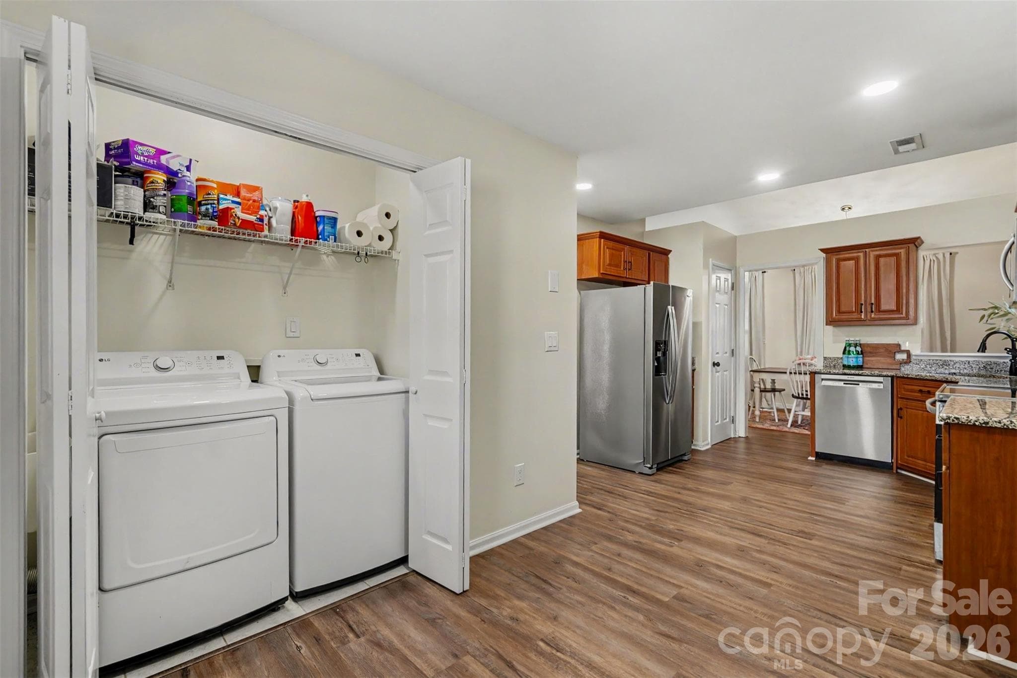 Single Family Residence at 5906 Meadow Hill Drive, Charlotte, photo 16 of 32