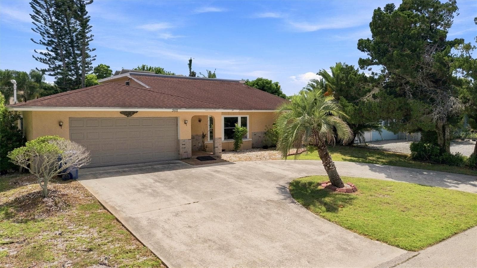 Single Family Residence at 352 LAKE RD, VENICE, photo 5 of 55