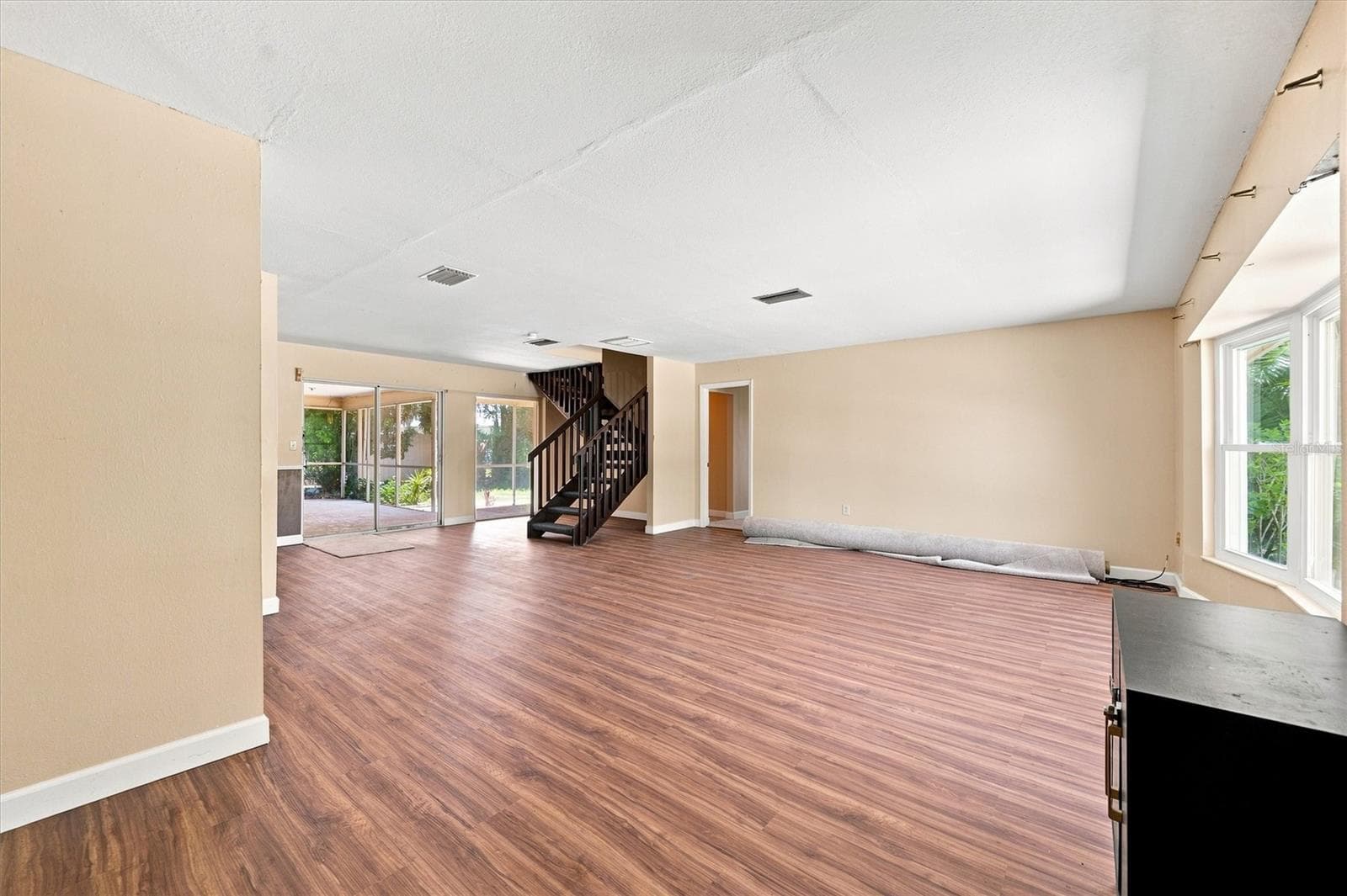 Single Family Residence at 352 LAKE RD, VENICE, photo 7 of 55