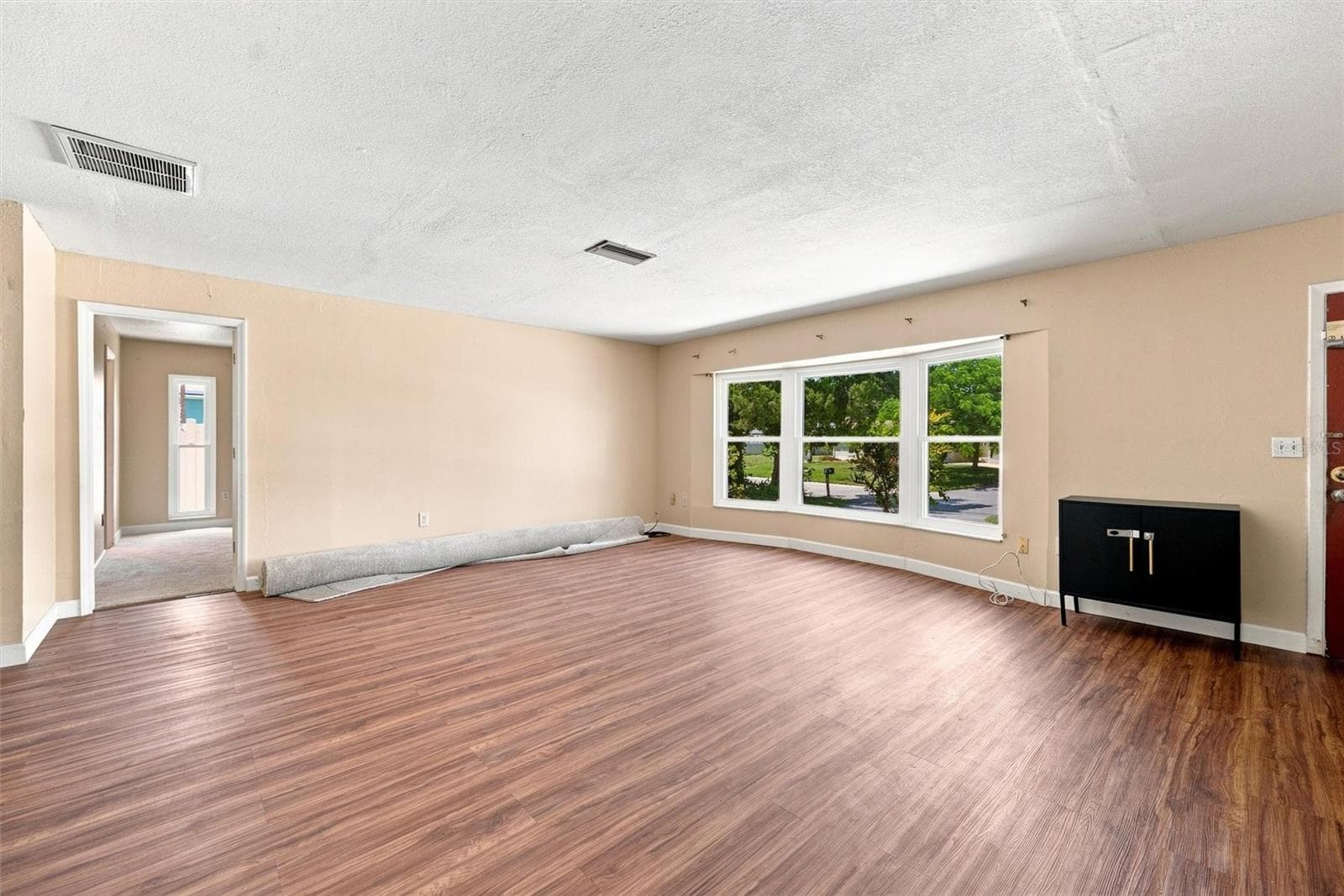 Single Family Residence at 352 LAKE RD, VENICE, photo 9 of 55