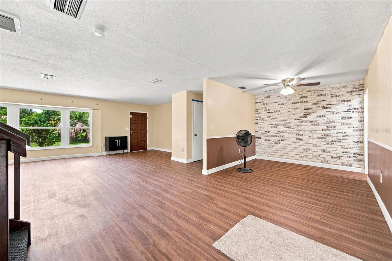 Single Family Residence at 352 LAKE RD, VENICE, photo 12 of 55