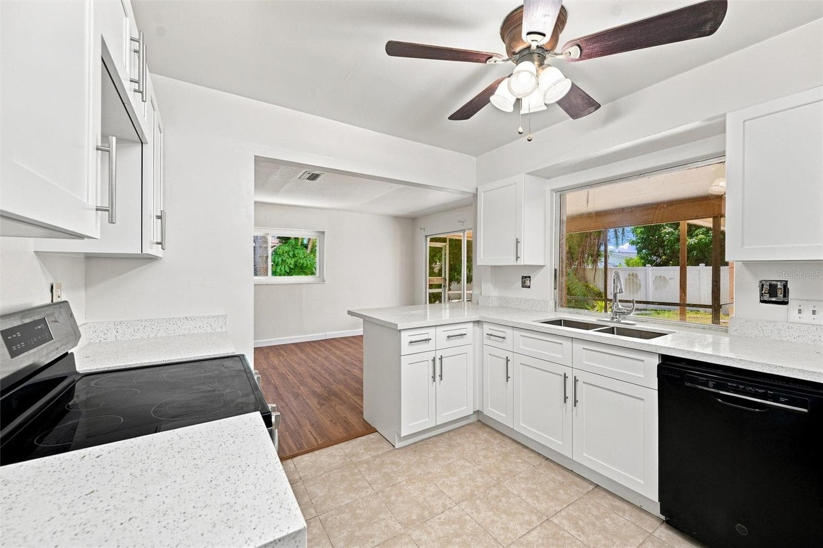 Single Family Residence at 352 LAKE RD, VENICE, photo 15 of 55