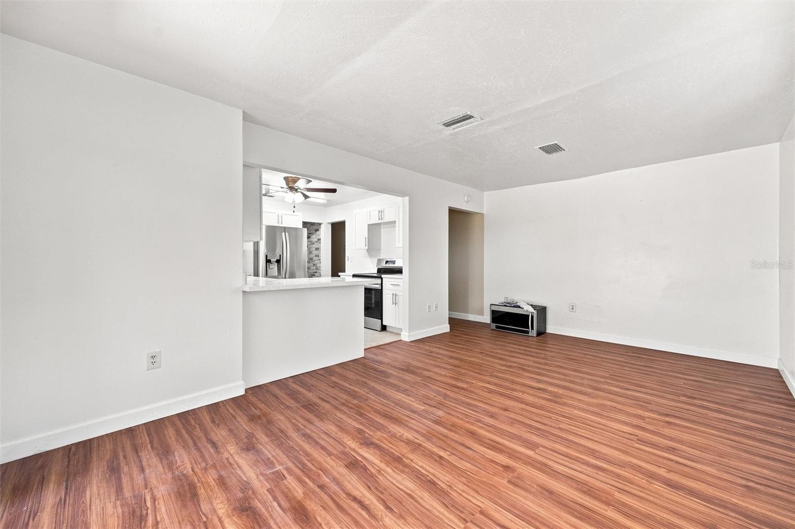 Single Family Residence at 352 LAKE RD, VENICE, photo 19 of 55