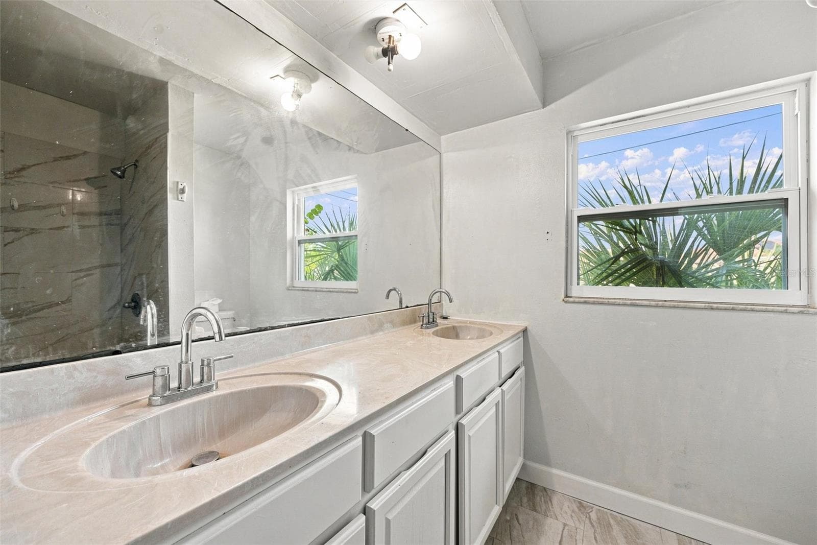 Single Family Residence at 352 LAKE RD, VENICE, photo 21 of 55