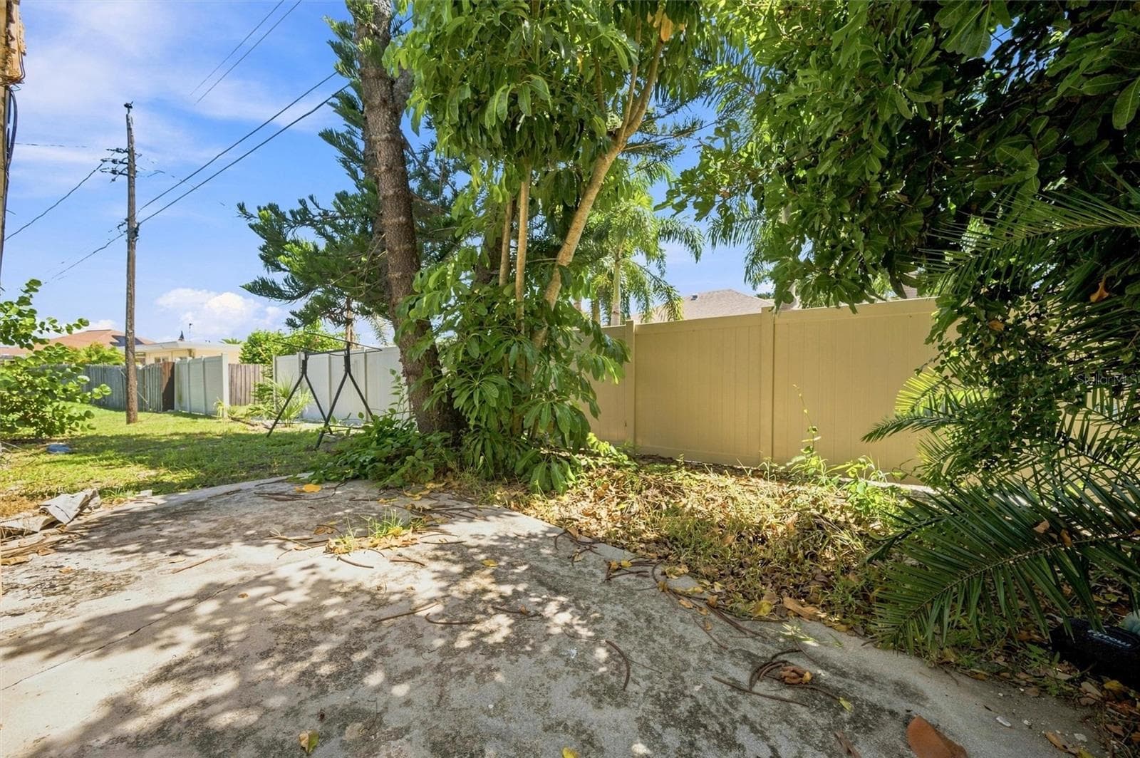 Single Family Residence at 352 LAKE RD, VENICE, photo 32 of 55