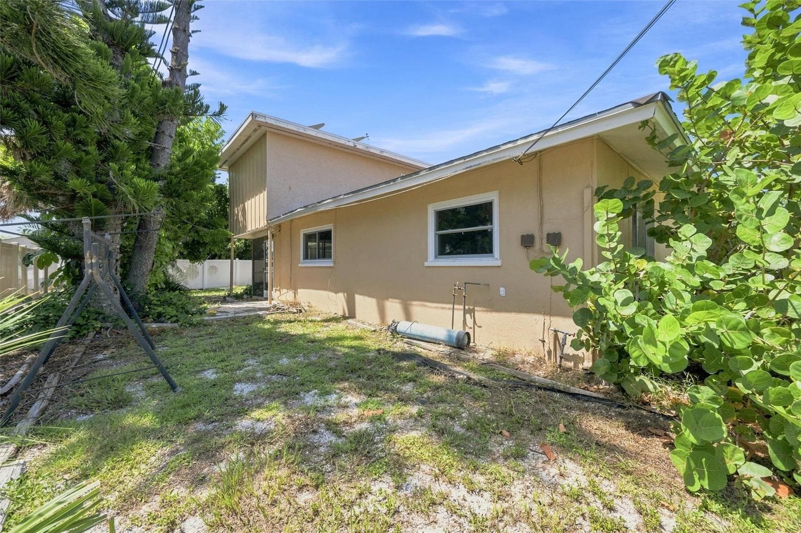 Single Family Residence at 352 LAKE RD, VENICE, photo 33 of 55