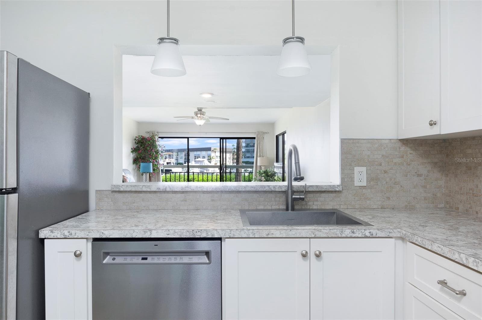 kitchen - 7903 SAILBOAT KEY BLVD S #102, SOUTH PASADENA