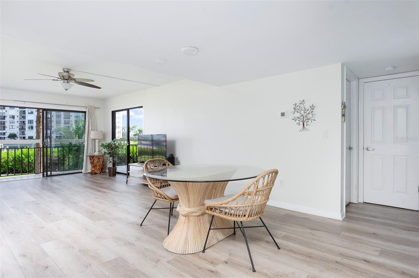 Dining / Living room - 7903 SAILBOAT KEY BLVD S #102, SOUTH PASADENA