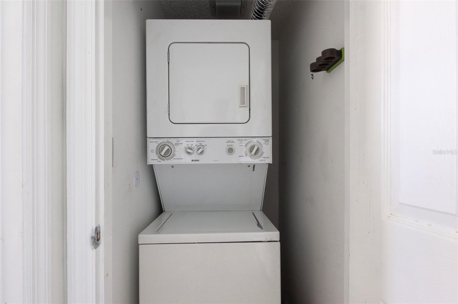 In Unit Laundry - 7903 SAILBOAT KEY BLVD S #102, SOUTH PASADENA