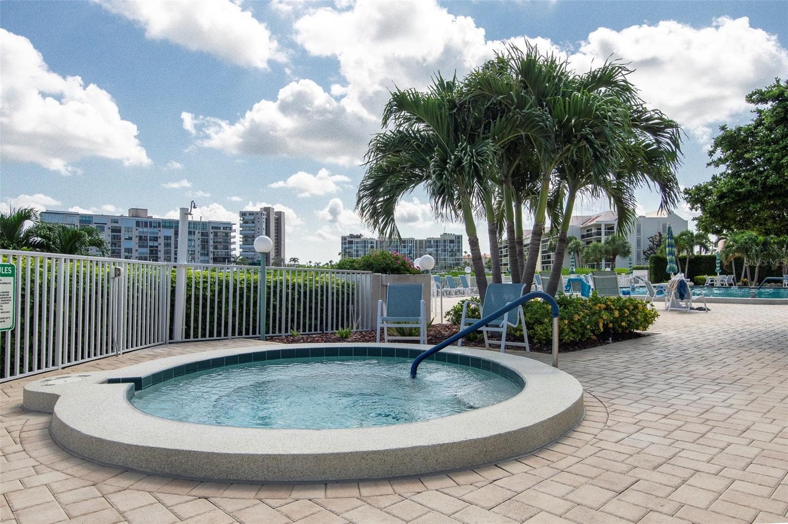 Hot tub - 7903 SAILBOAT KEY BLVD S #102, SOUTH PASADENA