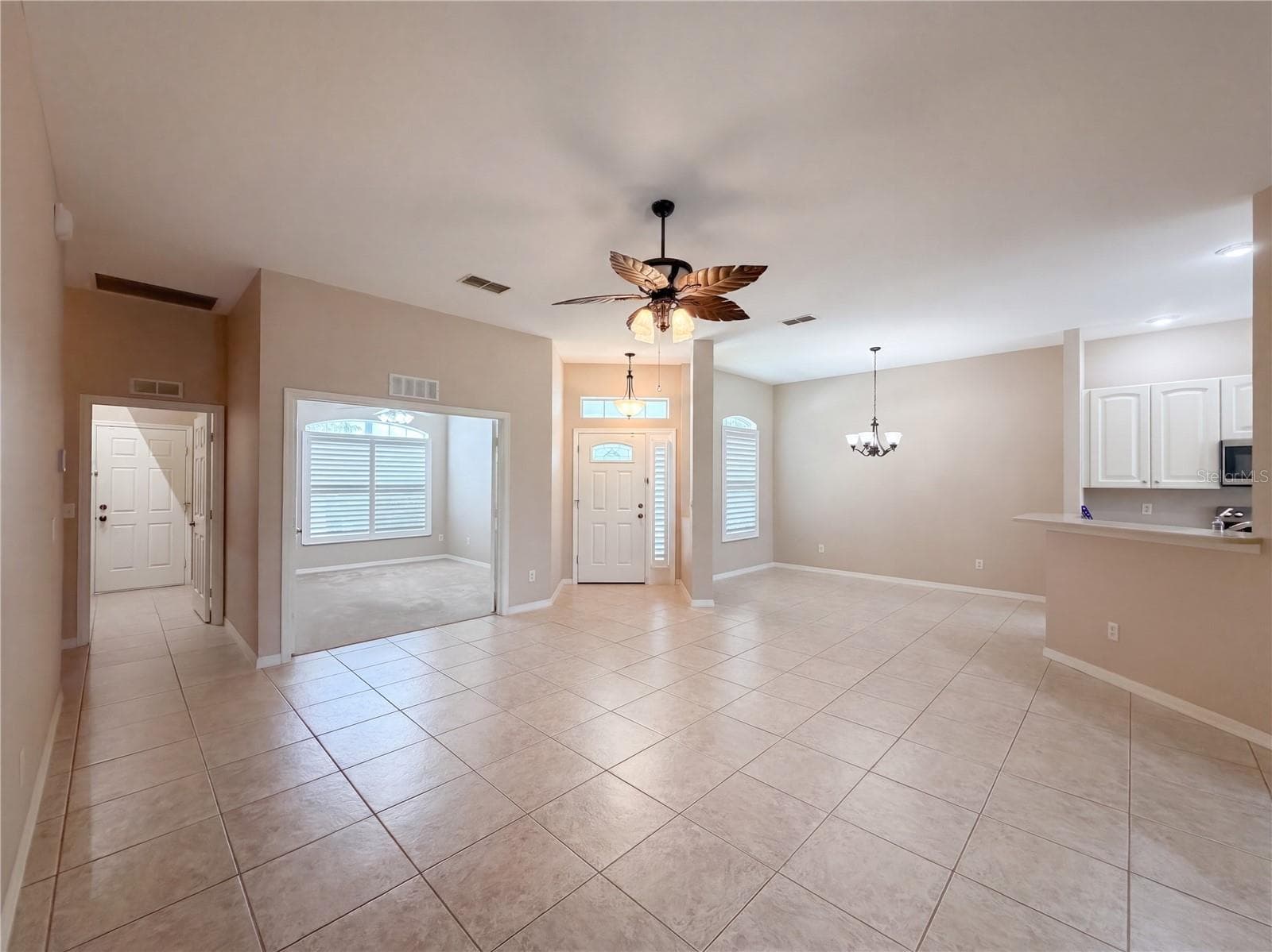 Single Family Residence at 11734 SE 173RD LANE RD, SUMMERFIELD, photo 5 of 26