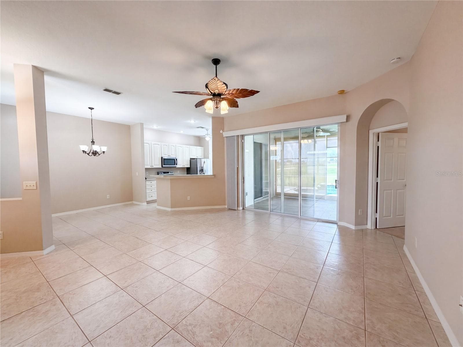 Single Family Residence at 11734 SE 173RD LANE RD, SUMMERFIELD, photo 6 of 26