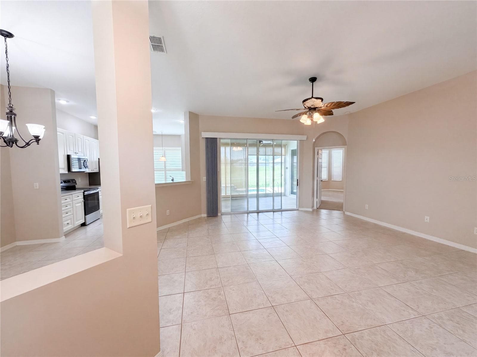 Single Family Residence at 11734 SE 173RD LANE RD, SUMMERFIELD, photo 7 of 26