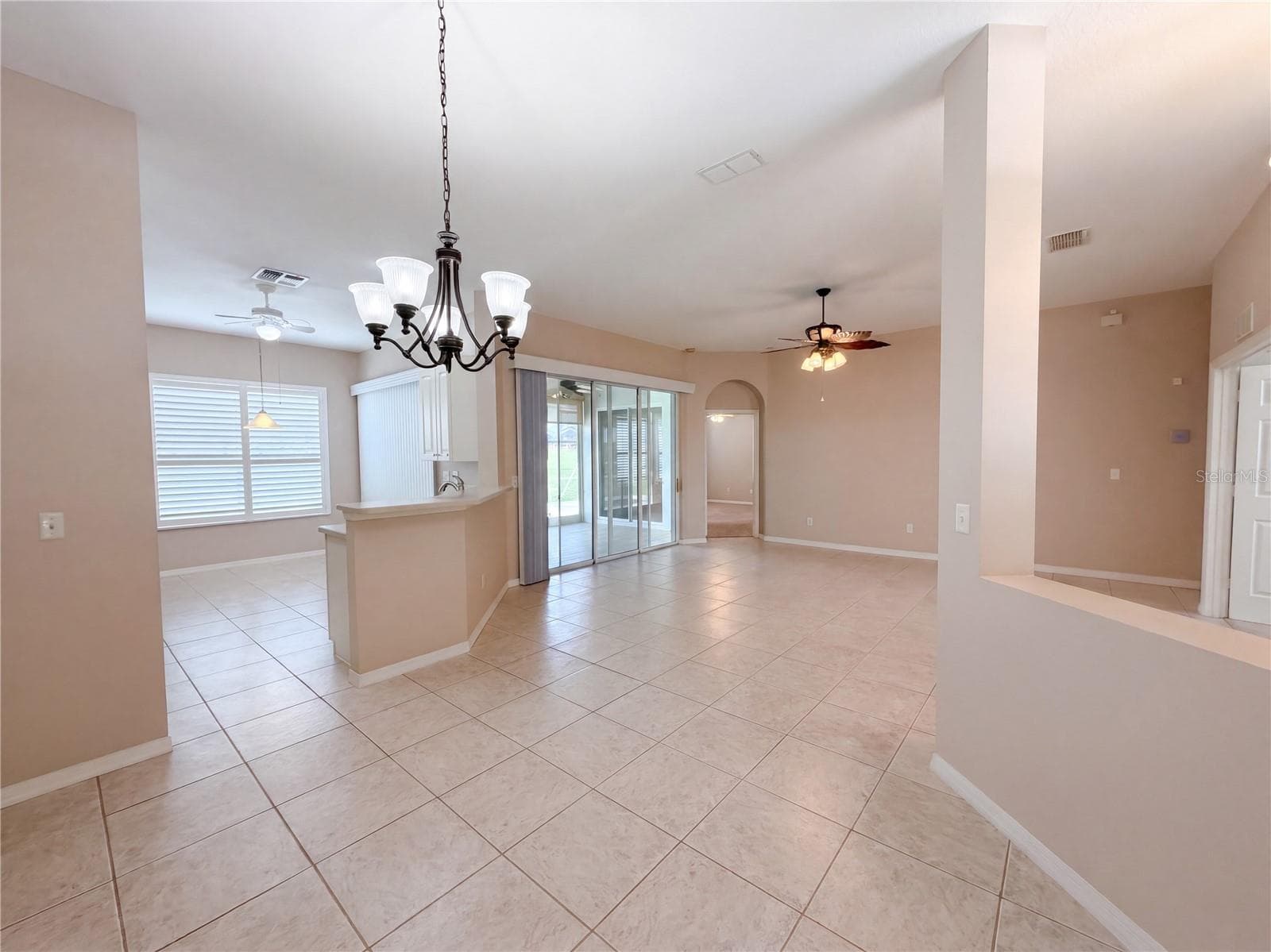 Single Family Residence at 11734 SE 173RD LANE RD, SUMMERFIELD, photo 8 of 26