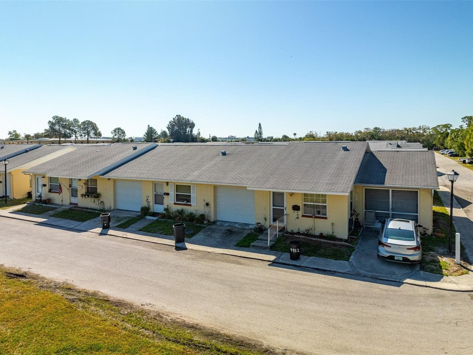 Triplex at 4954 BITNER ST, NEW PORT RICHEY, photo 2 of 31