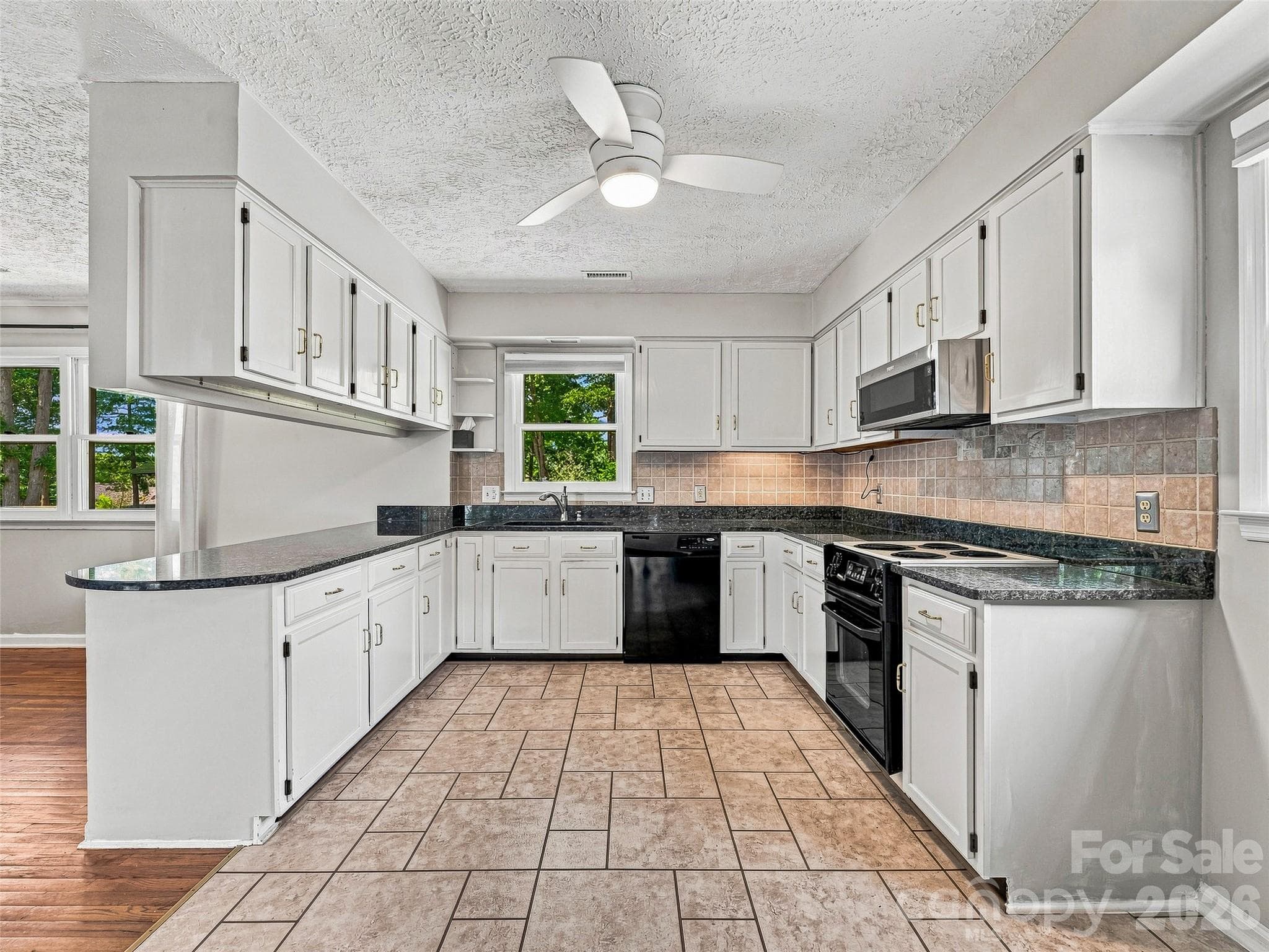 Single Family Residence at 38 Chadwick Wade Drive, Asheville, photo 10 of 48