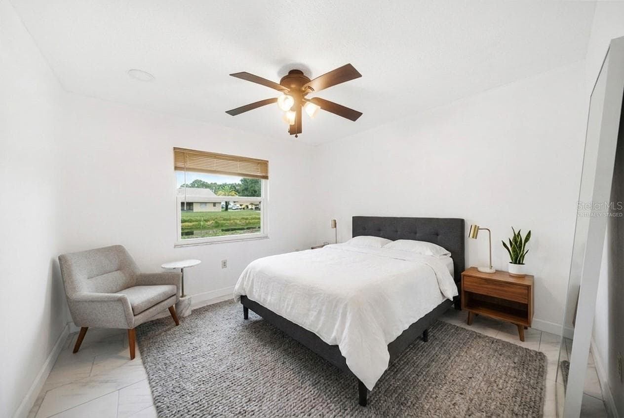 Virtually staged - 112 WOODINGHAM DR, VENICE