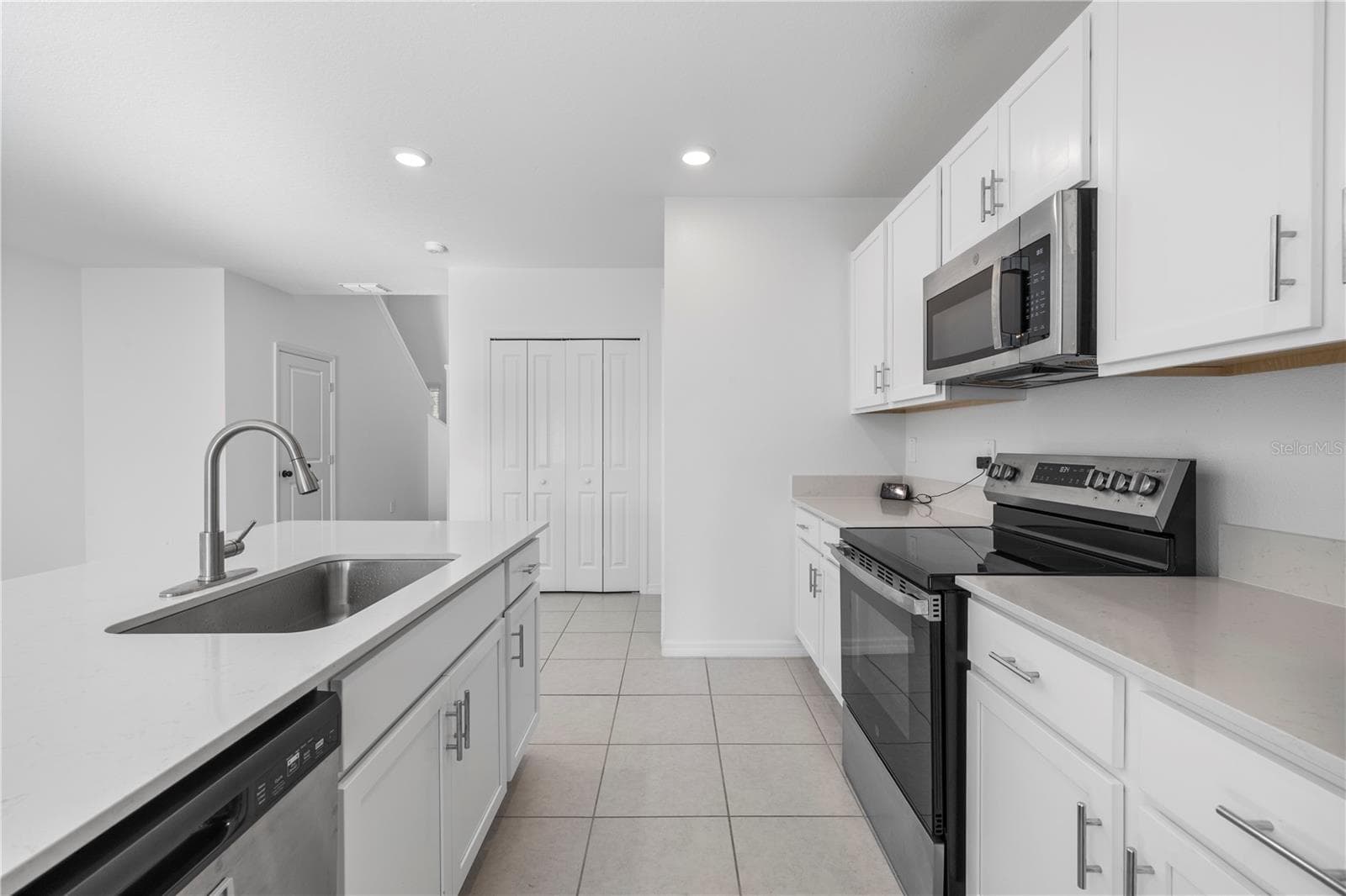 Kitchen - 629 BALD CYPRESS DR, LAKELAND