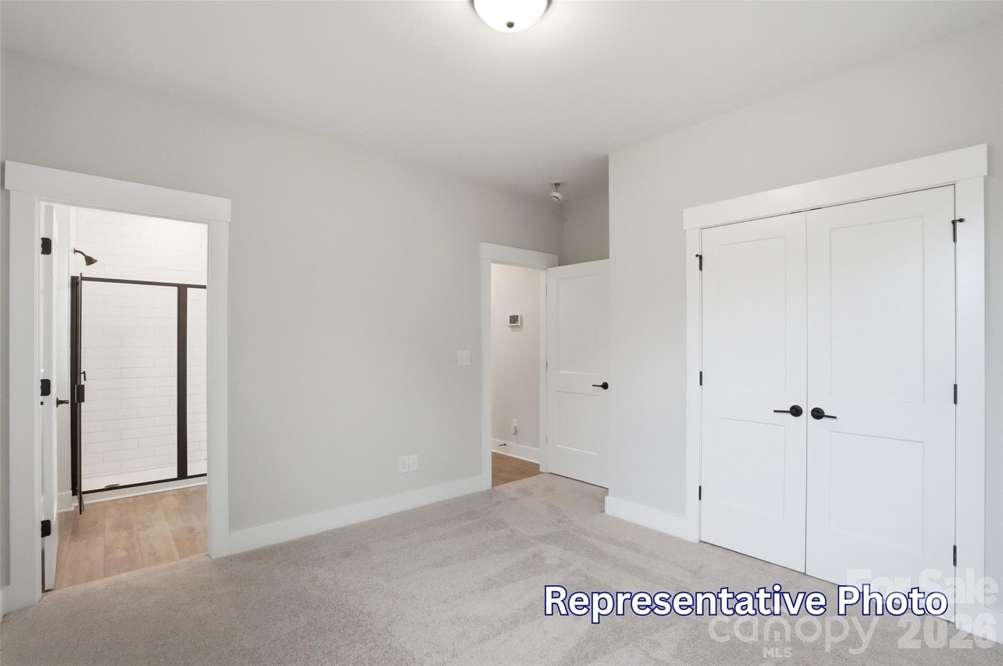 Guest Suite - 5213 Devonshire Road, Denver