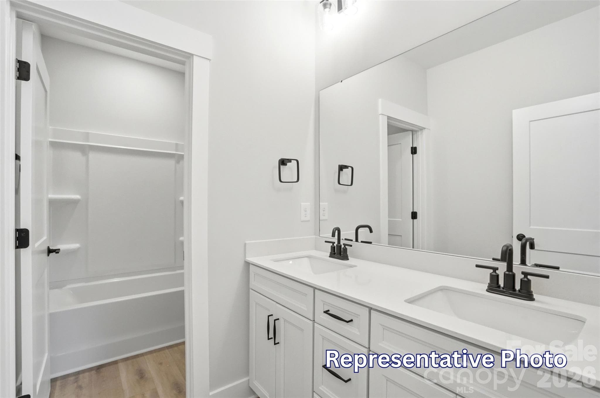 Bath 3 - 5213 Devonshire Road, Denver
