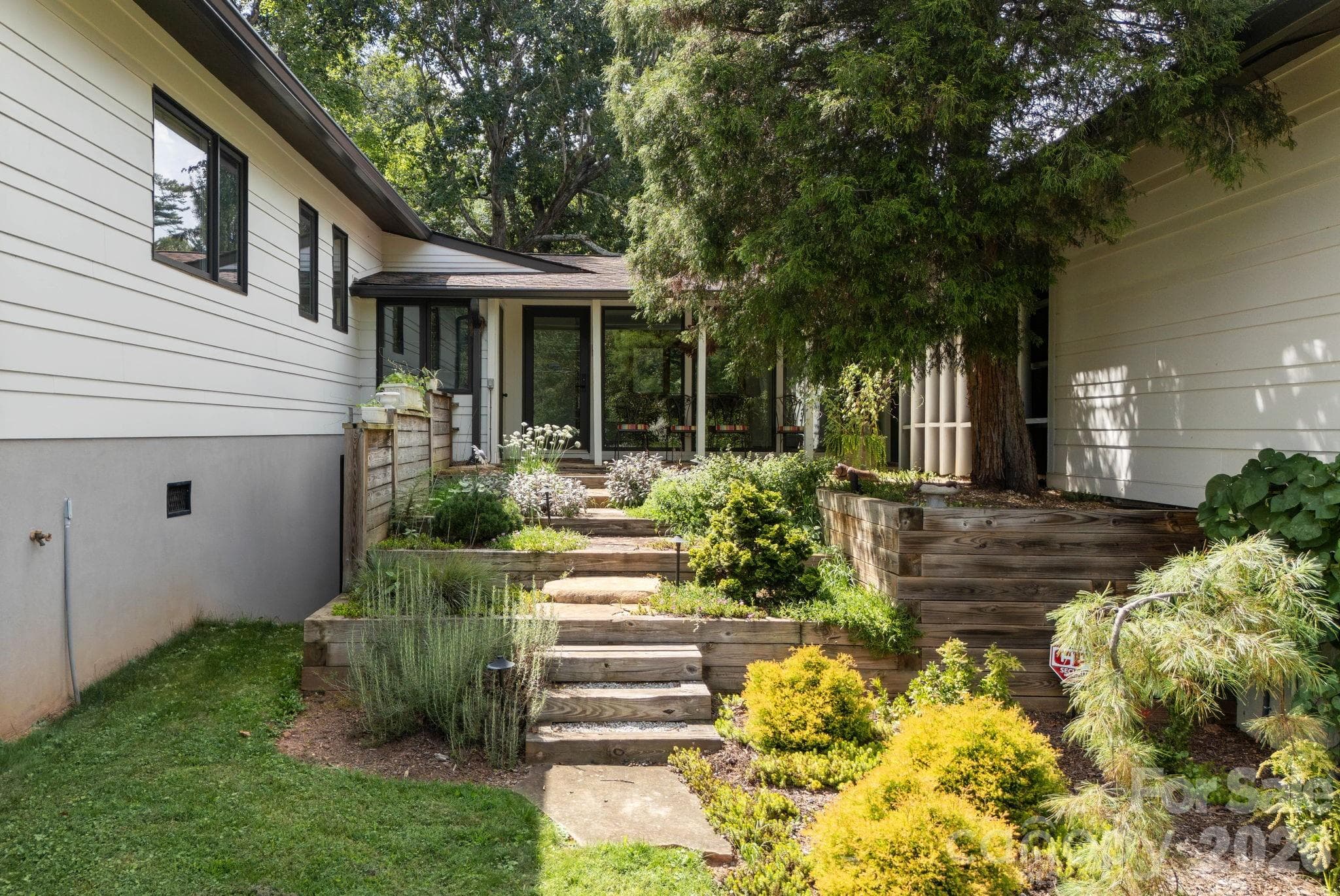 Breezy way over looking herb garden - 28 Forest Road, Asheville