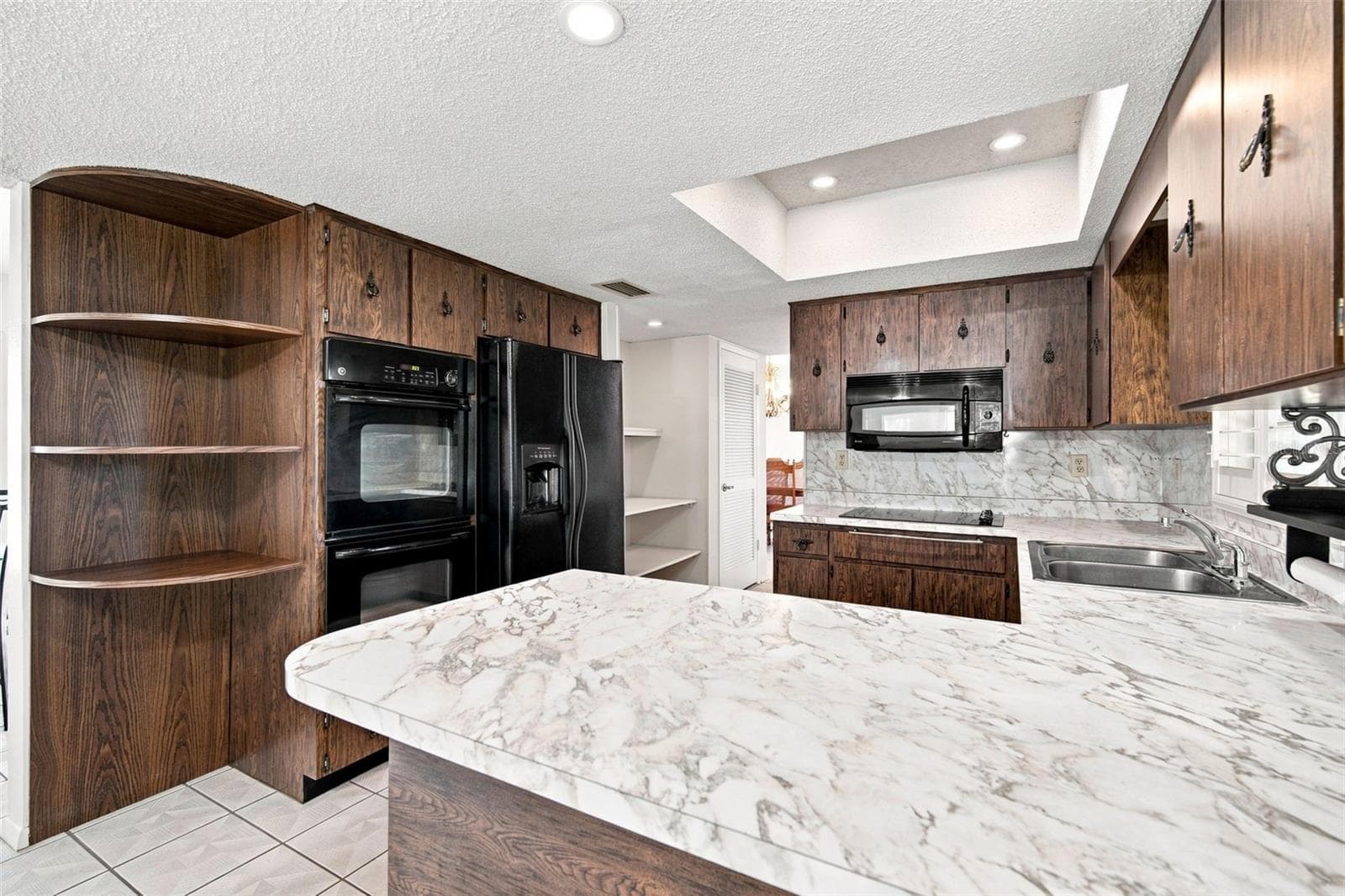 Single Family Residence at 2705 SILVER LAKE AVE, TAMPA, photo 14 of 48