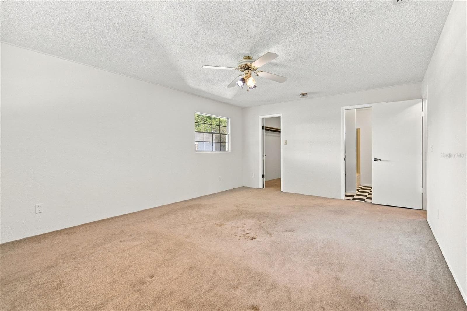 Single Family Residence at 2705 SILVER LAKE AVE, TAMPA, photo 29 of 48