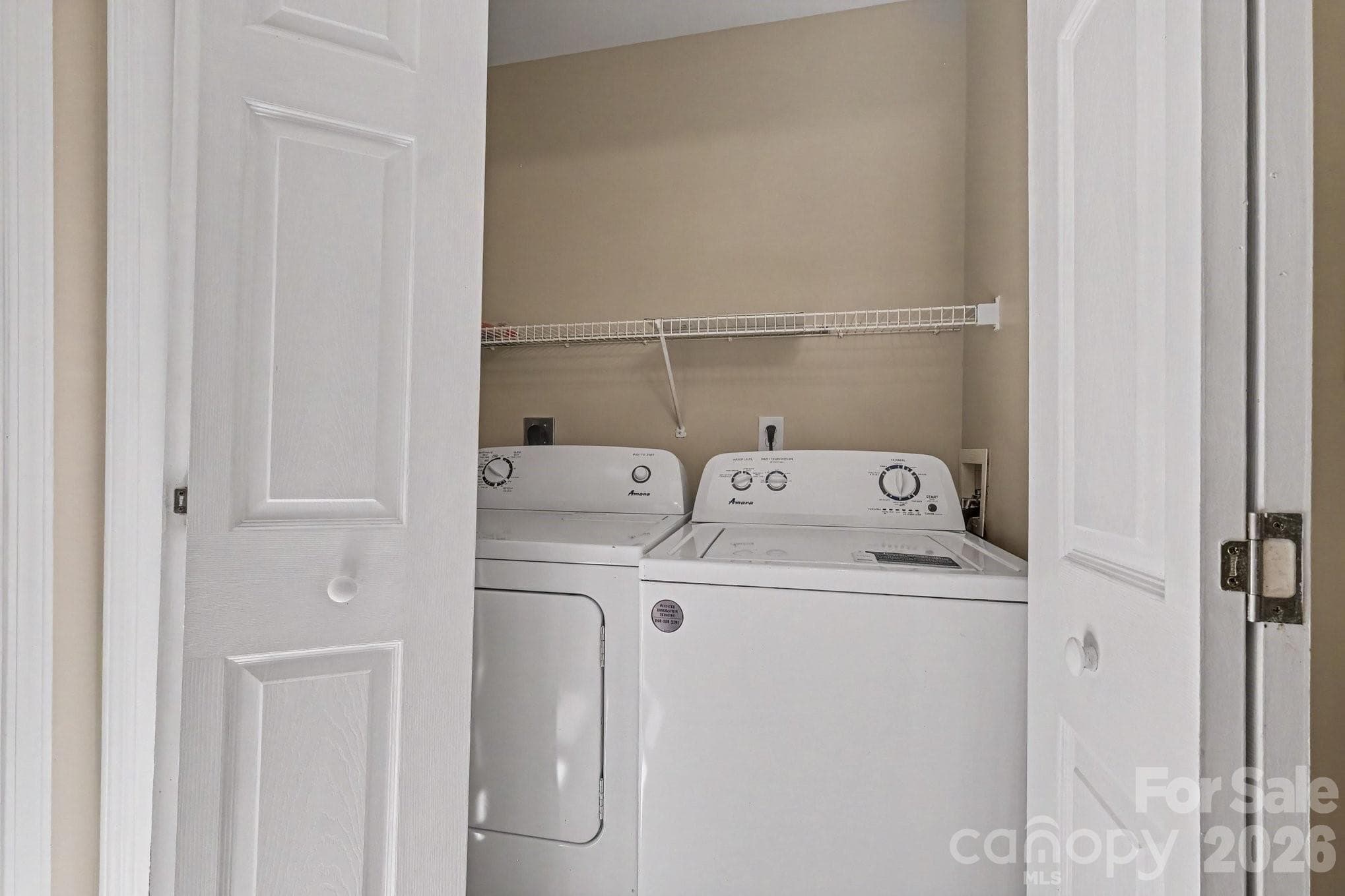 Laundry - 2240 15th Avenue NE, Hickory