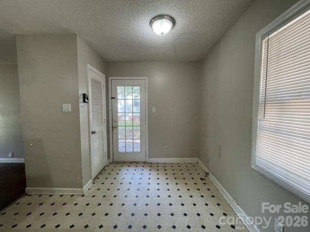Single Family Residence at 909 Carrington Drive, Charlotte, photo 5 of 14