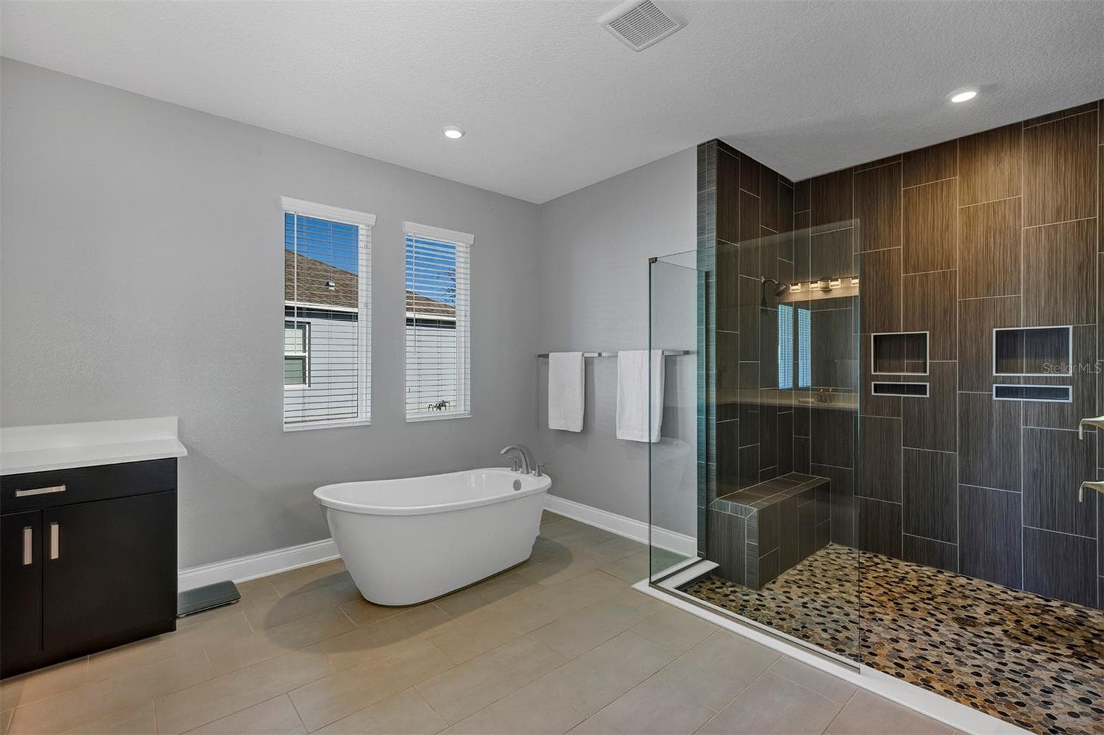 Primary Bathroom - 1112 HULL ISLAND DR, OAKLAND