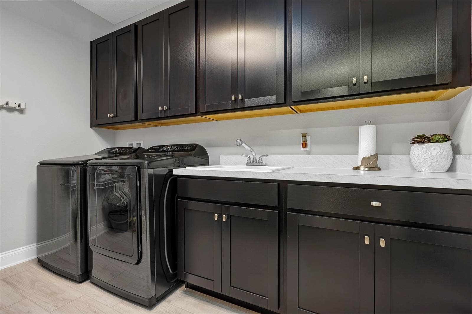 Laundry Room - 1112 HULL ISLAND DR, OAKLAND