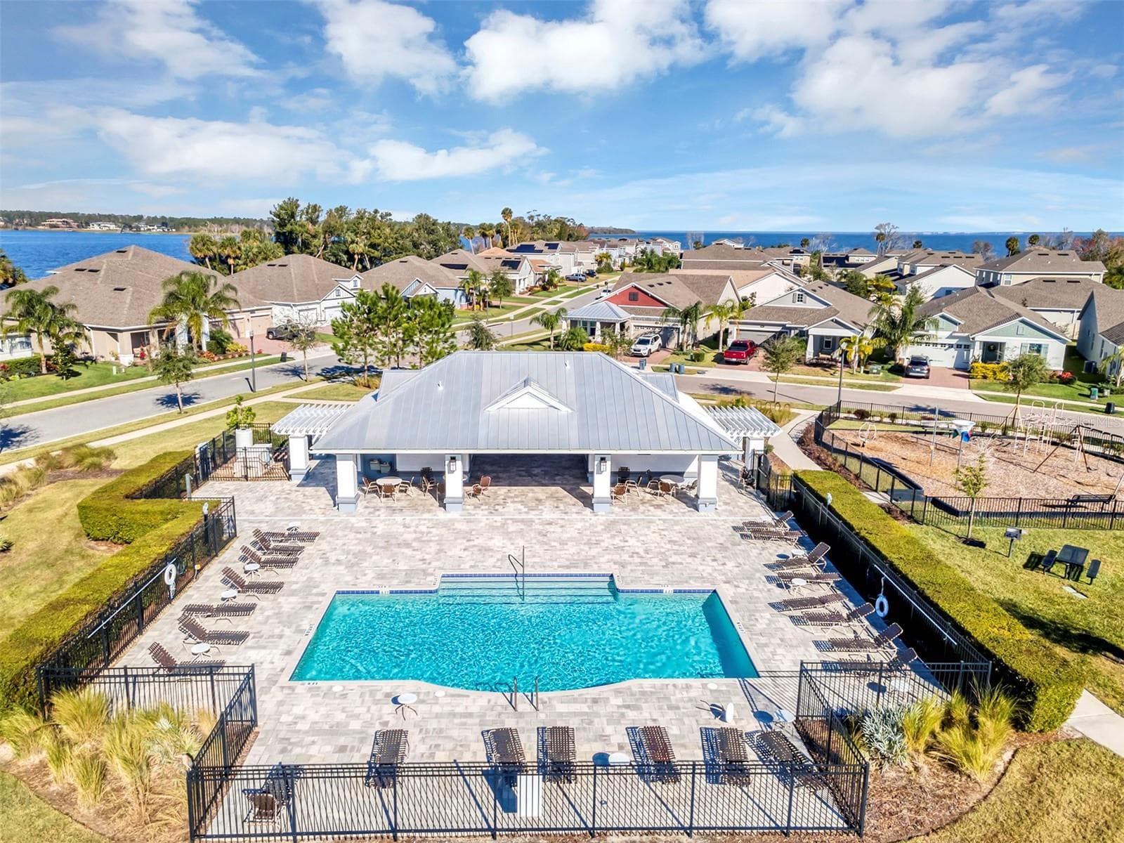 Community Pool - 1112 HULL ISLAND DR, OAKLAND