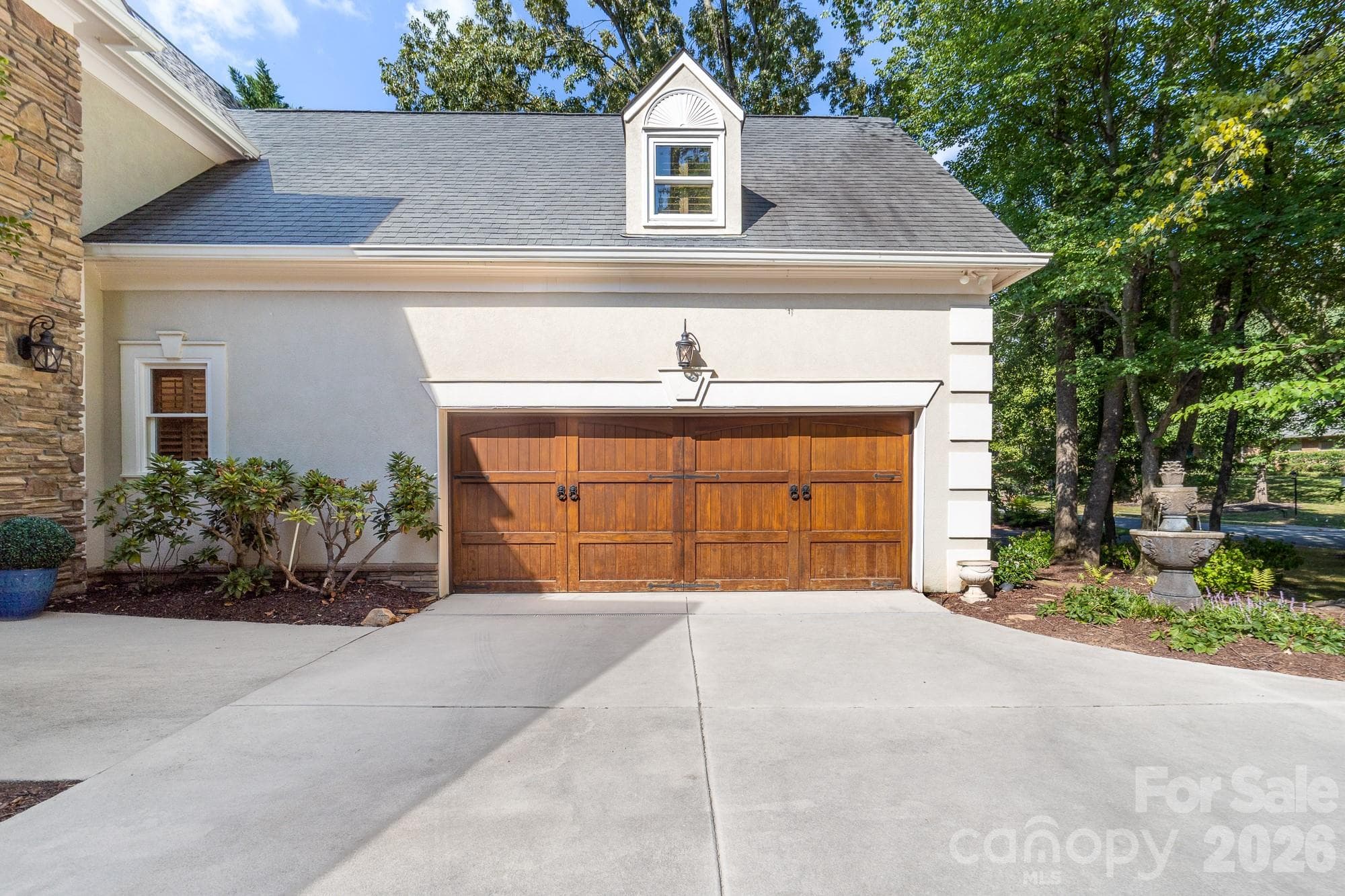 double garage - 21300 Blakely Shores Drive, Cornelius