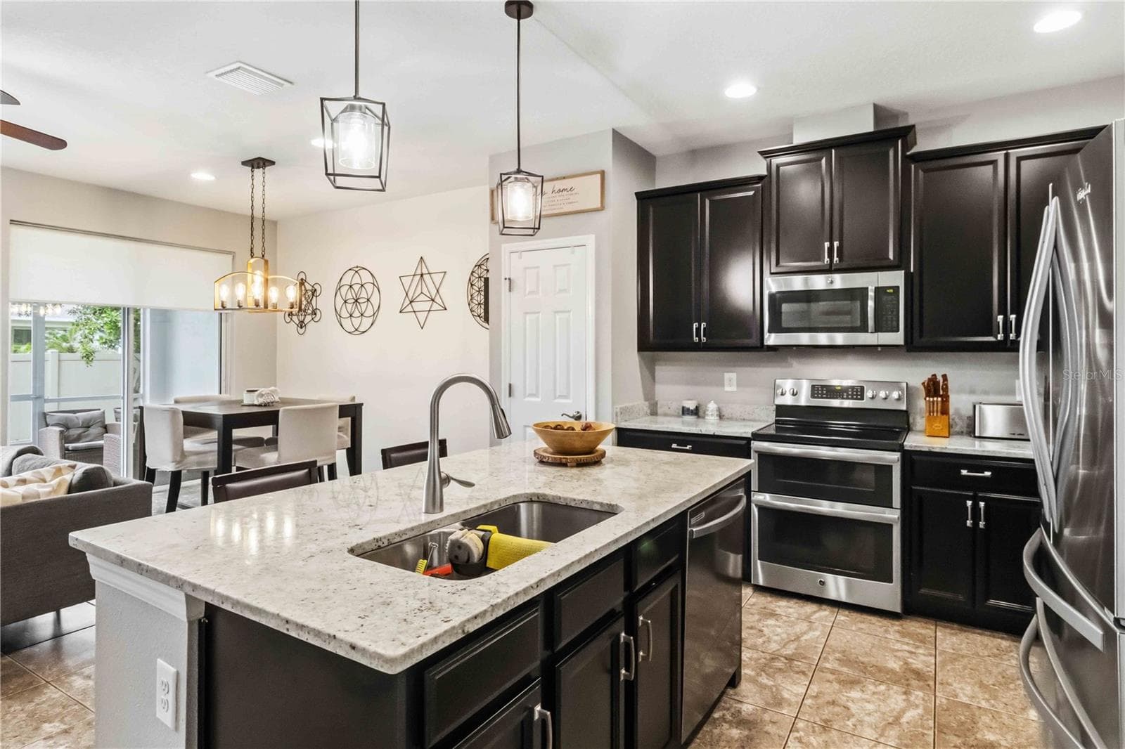 Townhouse at 10716 AVERY PARK DR, RIVERVIEW, photo 9 of 36