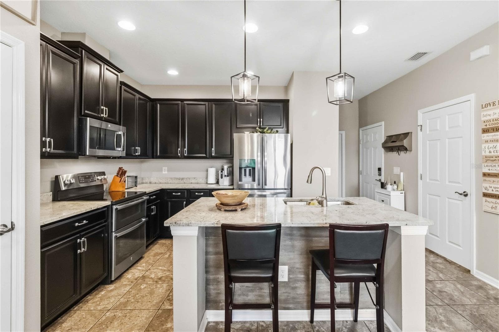 Townhouse at 10716 AVERY PARK DR, RIVERVIEW, photo 12 of 36