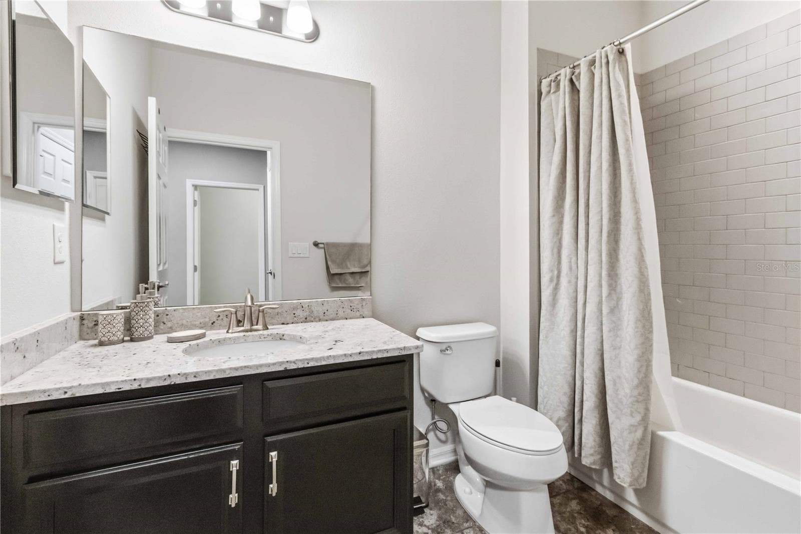 Townhouse at 10716 AVERY PARK DR, RIVERVIEW, photo 19 of 36