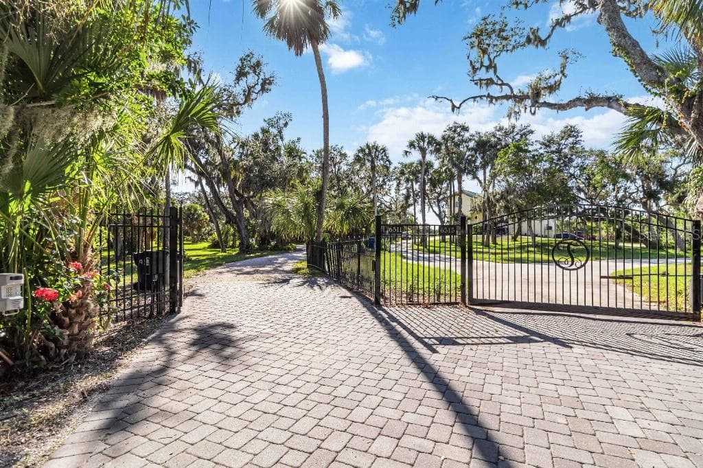 Single Family Residence at 6511 BAYSHORE RD, PALMETTO, photo 37 of 48