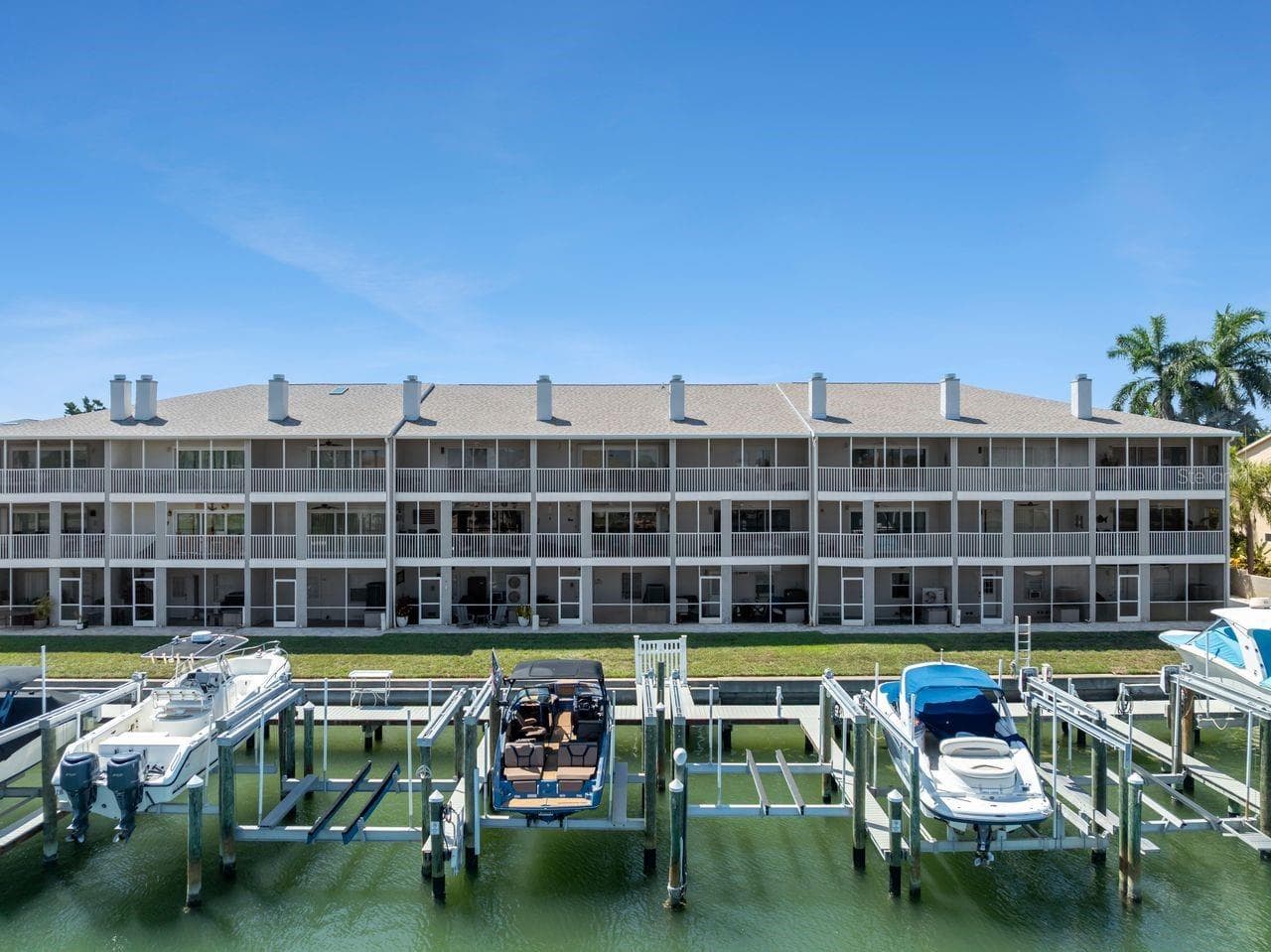 521 PINELLAS BAYWAY S #105