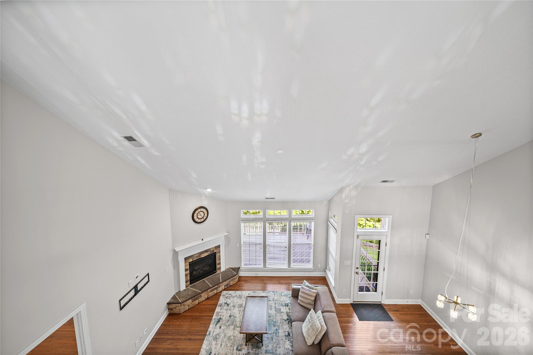 2 storey living room - 2246 Donnington Lane NW, Concord