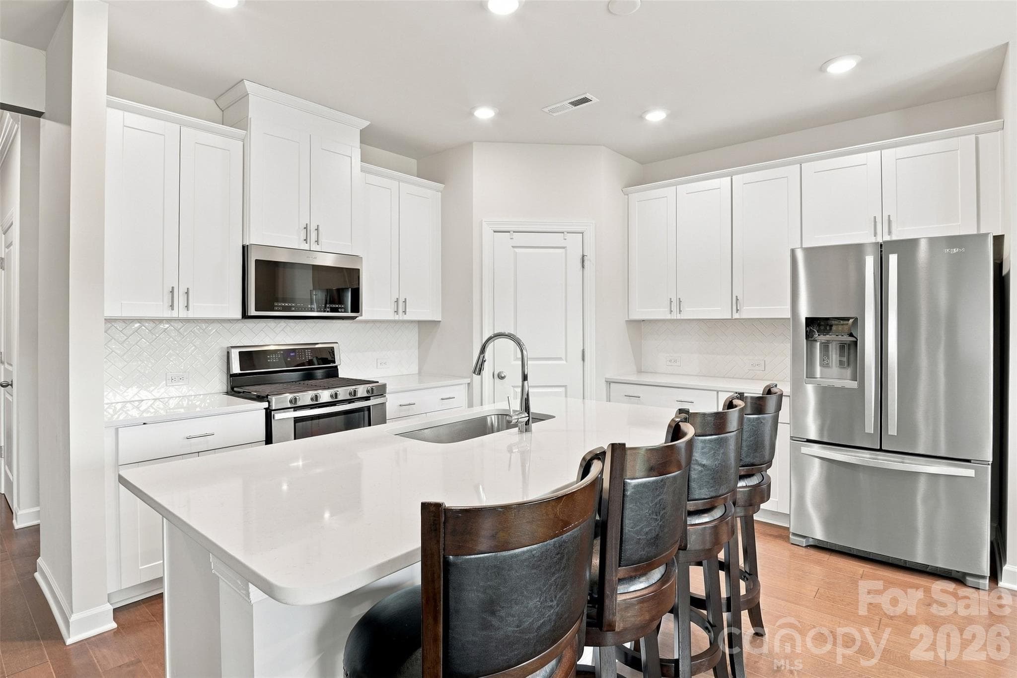 Single Family Residence at 11416 Solstice Way, Huntersville, photo 3 of 36