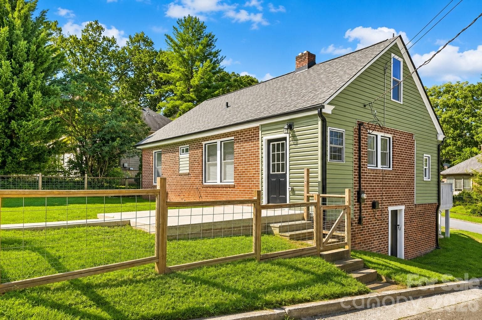 Single Family Residence at 10 Enka Oak Street, Candler, photo 25 of 31