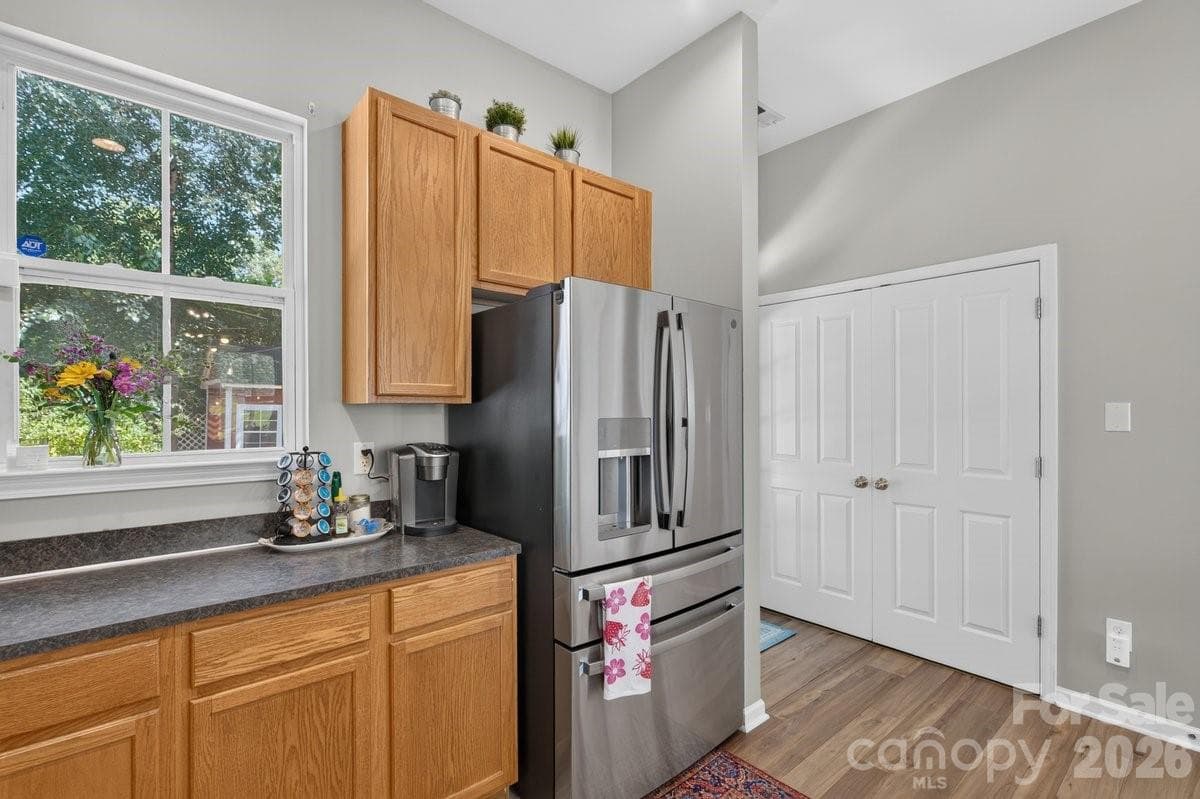 Single Family Residence at 1308 Rising Oak Drive, Charlotte, photo 9 of 31