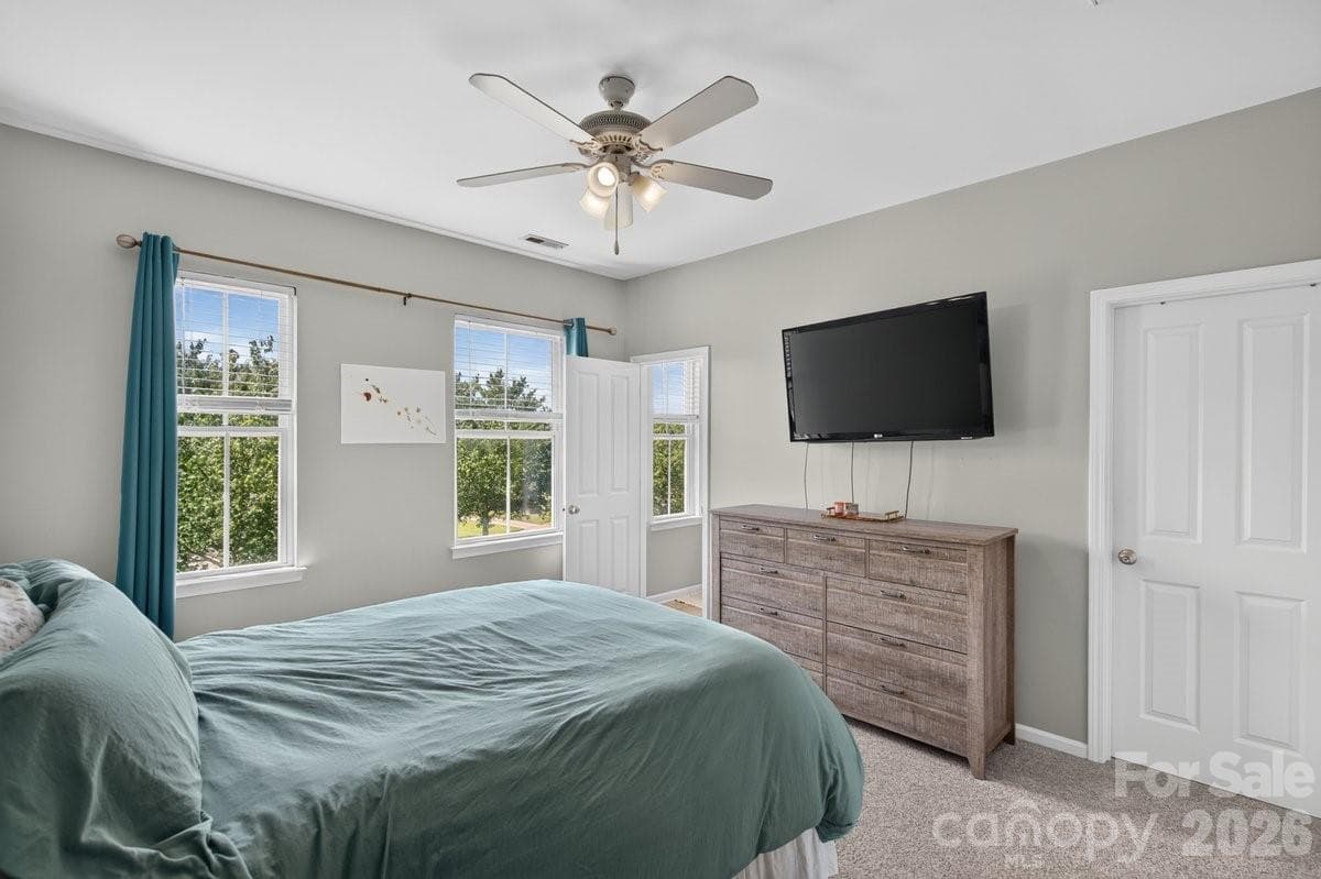 Single Family Residence at 1308 Rising Oak Drive, Charlotte, photo 17 of 31