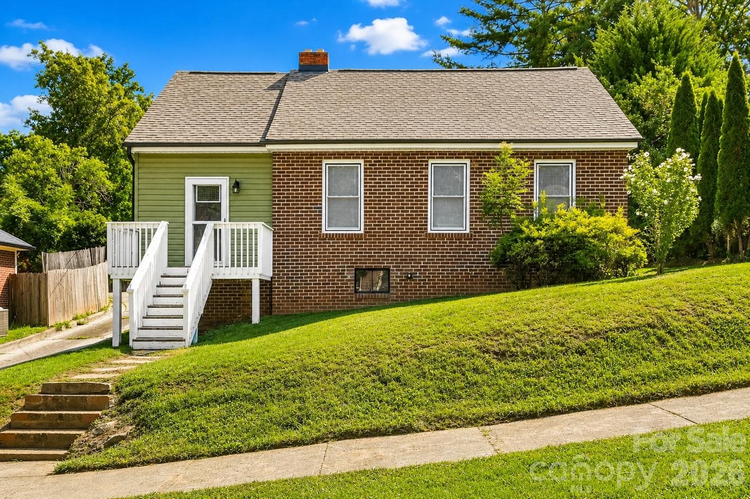 Front - 10 Enka Oak Street, Candler
