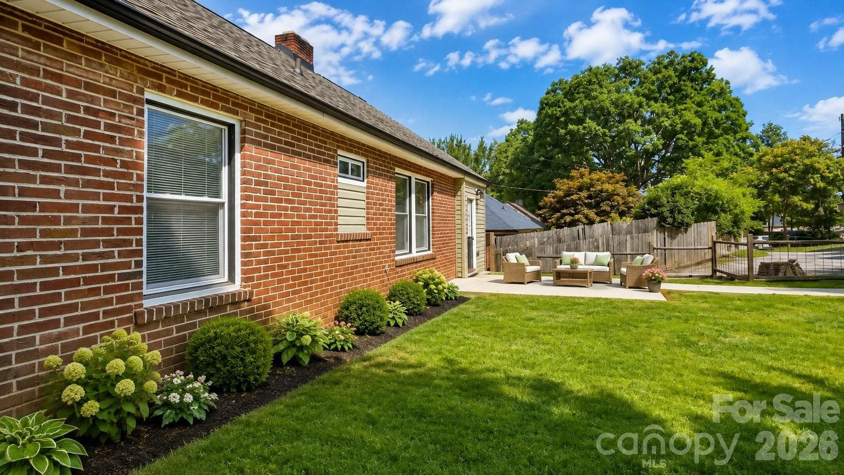 Single Family Residence at 10 Enka Oak Street, Candler, photo 14 of 31