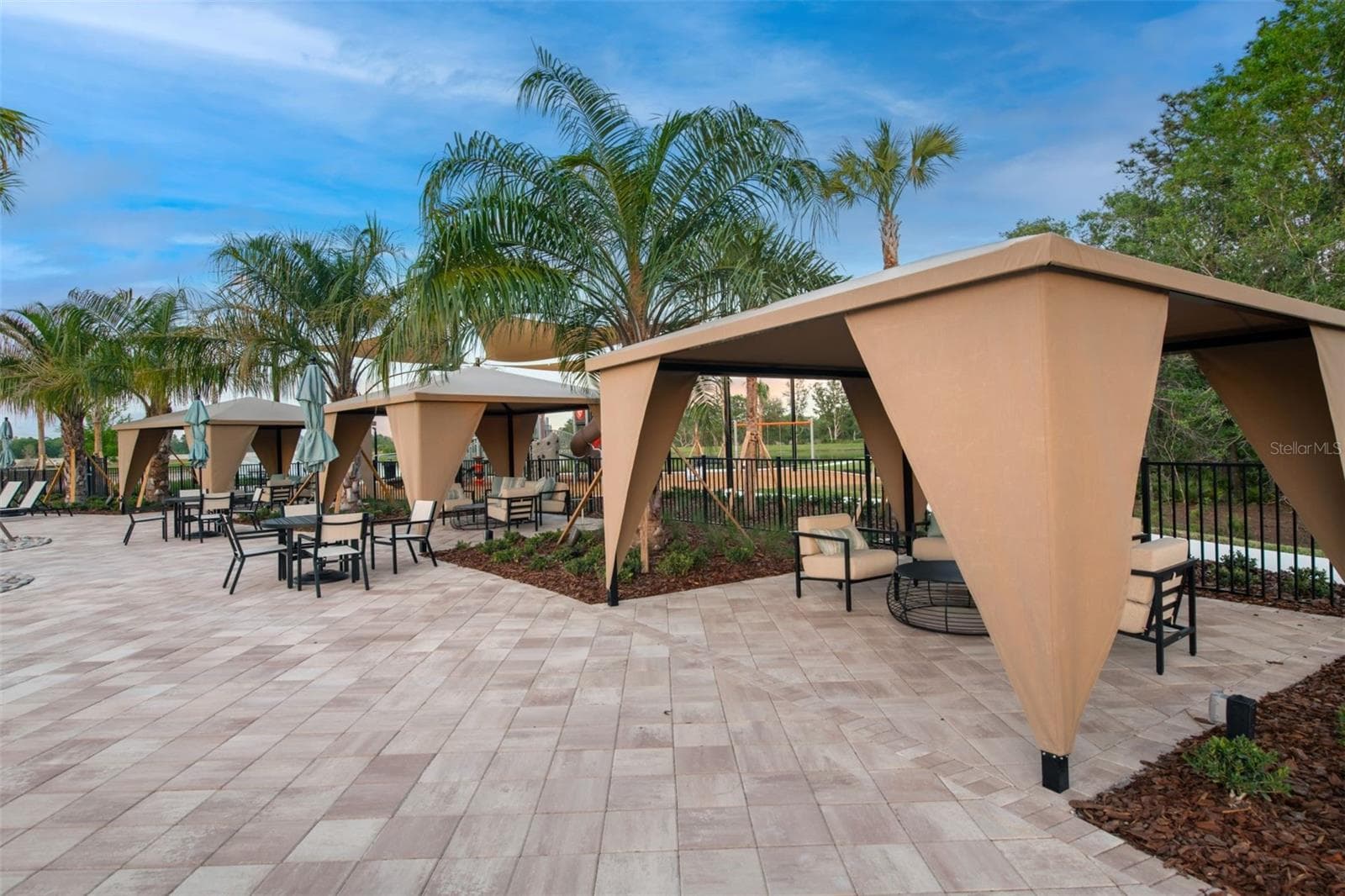 Poolside Cabanas - 6659 BLAZING SPIRIT ST, WESLEY CHAPEL