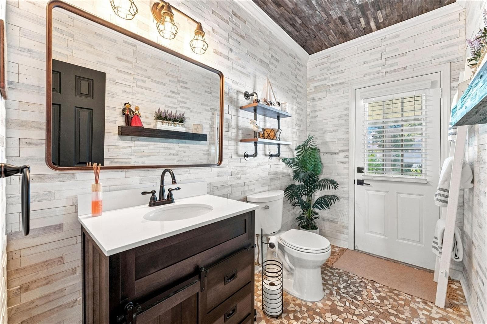 Main Floor Half Bath + Pool Bath!! - 15622 INDIAN QUEEN DR, ODESSA