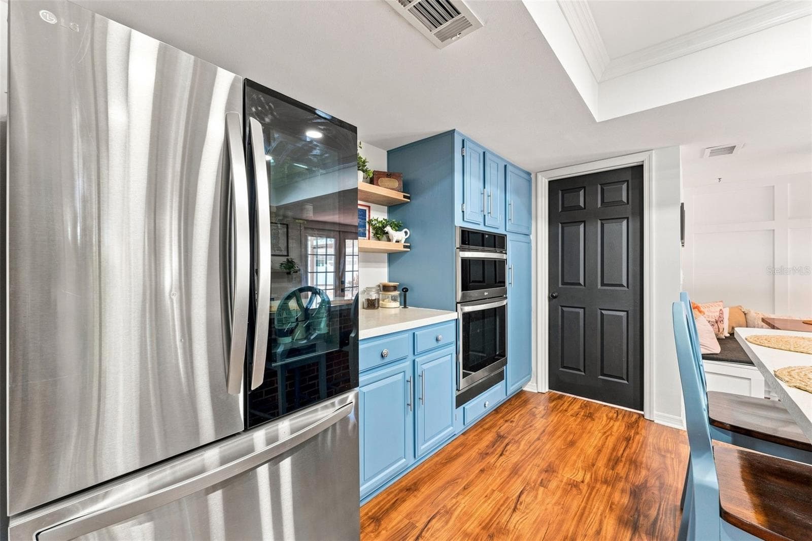 Kitchen with Bulit in Oven - 15622 INDIAN QUEEN DR, ODESSA