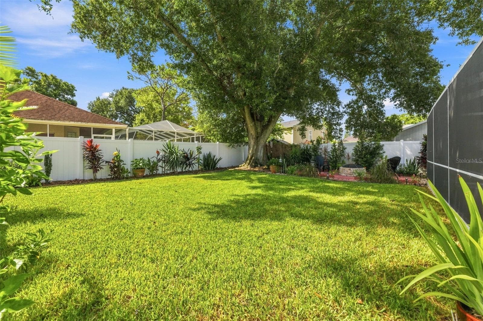 Large & Lush Backyard - 15622 INDIAN QUEEN DR, ODESSA