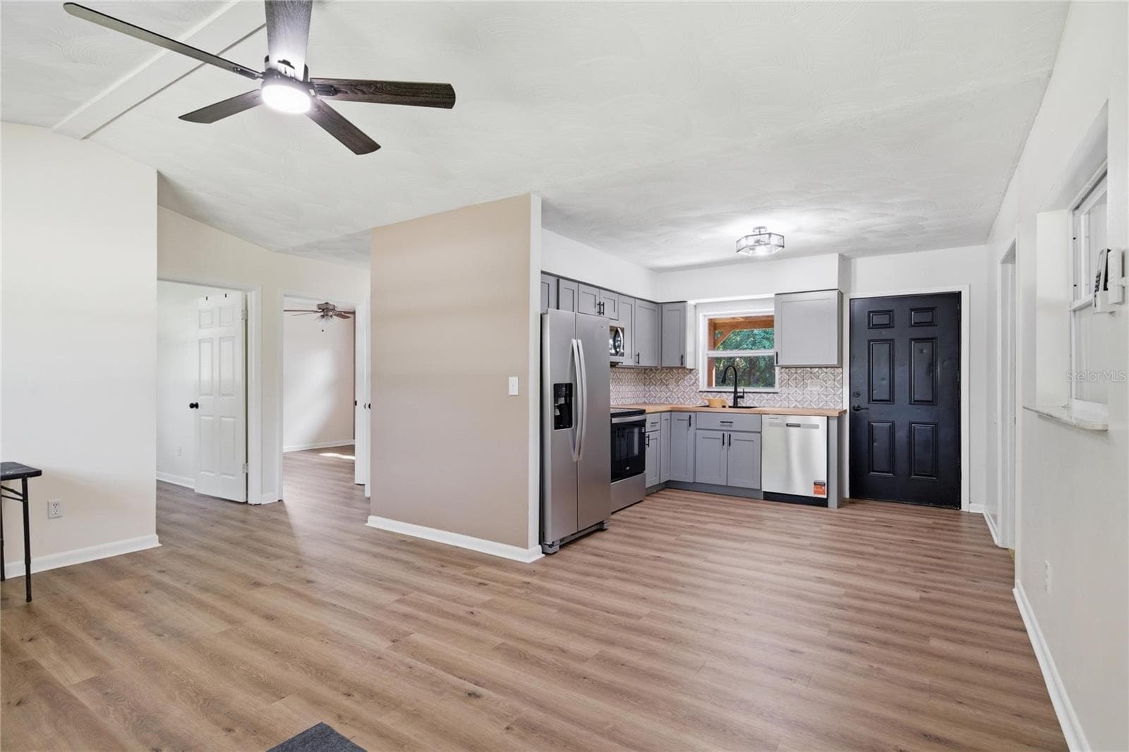 Single Family Residence at 19791 SE 110TH CT, INGLIS, photo 4 of 37